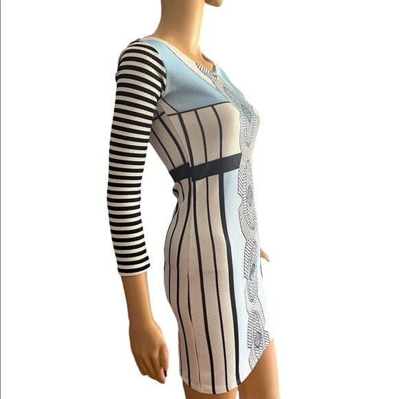 Bebo White Textured Pattern 3/4 Sleeve Bodycon Mini Dress - Picture 2 of 10